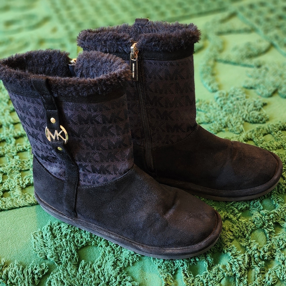 Micheal Kors Yancy Boot
